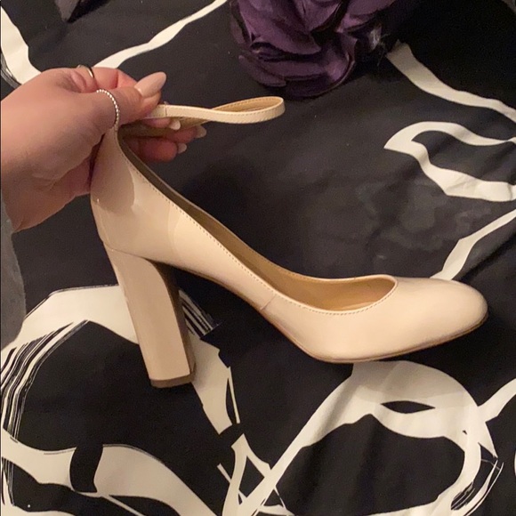 Banana republic heels - Picture 2 of 3